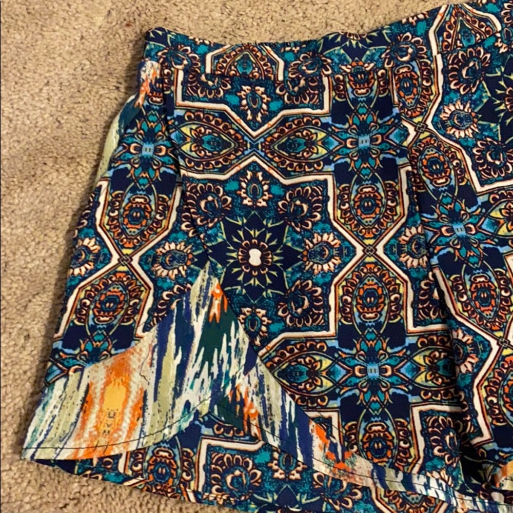 Shorts - Picture 2 of 3